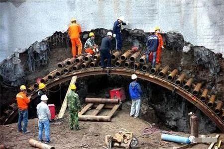 巫溪隧道钢花管支护案例